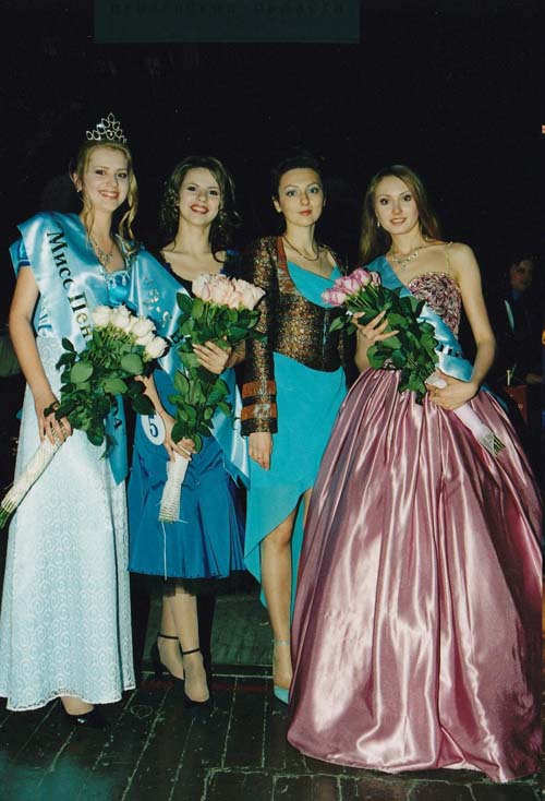 Европейцева Т.В. с финалистками конкурса «Мисс Пенза»